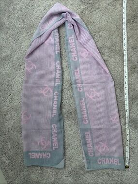 CHANEL Pink and Gray Logo Knit Scarf